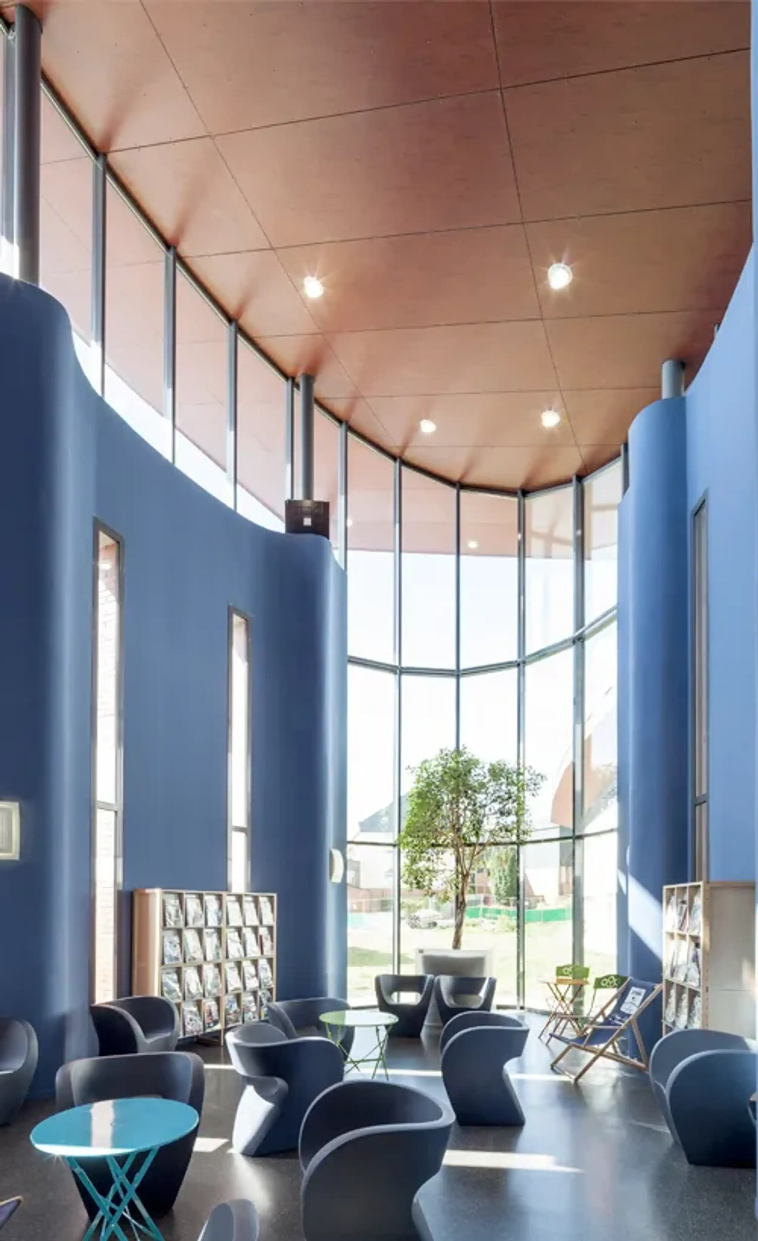 espace intérieur médiathèque